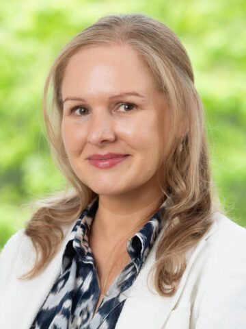Headshot of Helen Smith