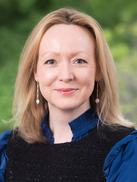 Laura Sullivan portrait image